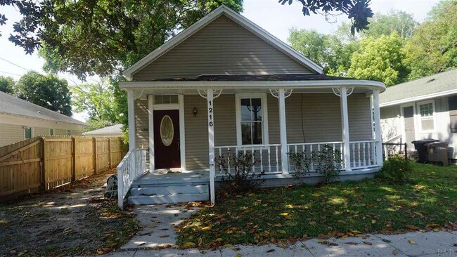 Building Photo - 1216 E Gadsden St