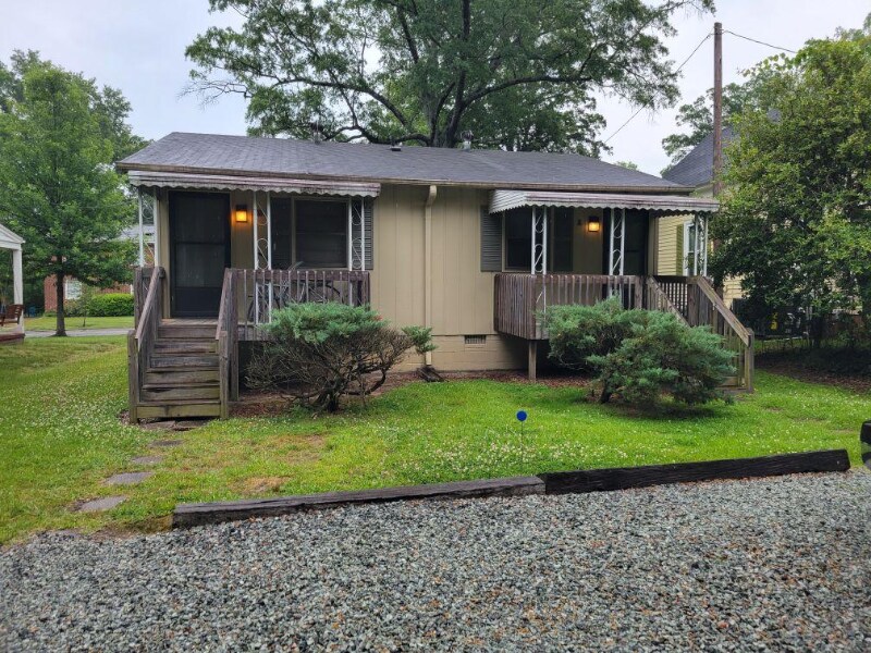 Building Photo - 807 N Buchanan Blvd