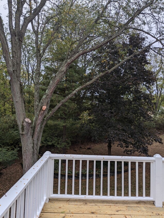 Building Photo - 7693 Eagle Creek Dr