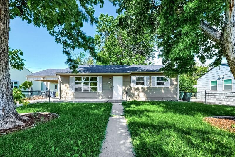 Primary Photo - 761 Iola St