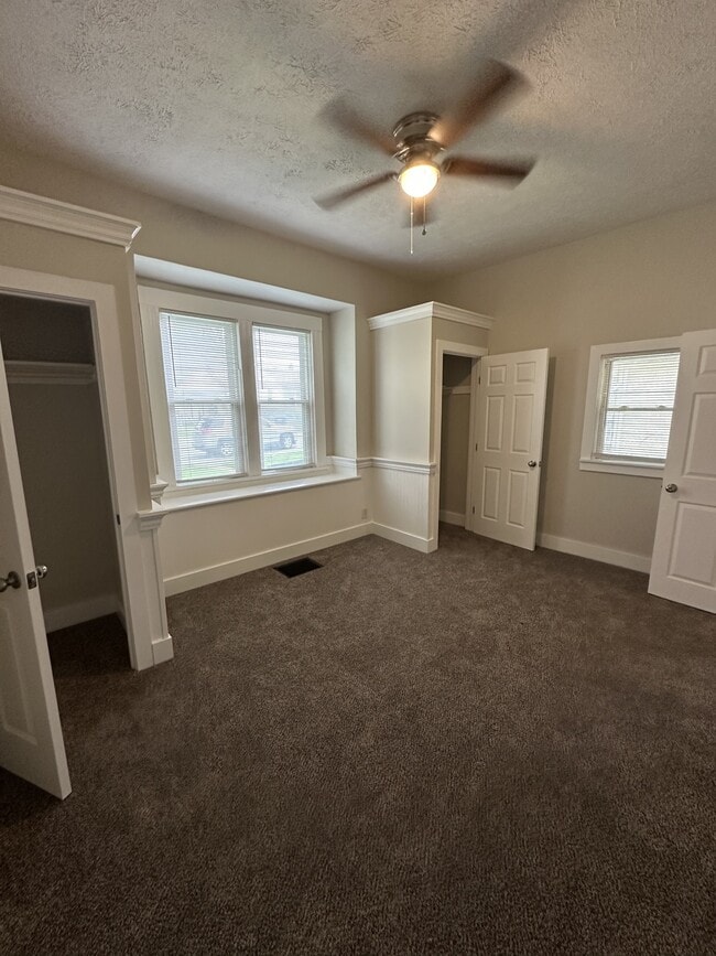Foto del edificio - 2903 S Elm St