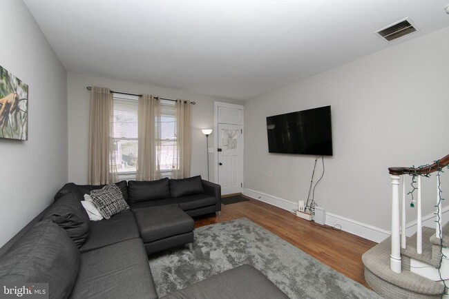 Building Photo - 8 Wynnewood Ave