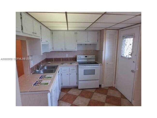 Foto del edificio - 1351 NE 191st St