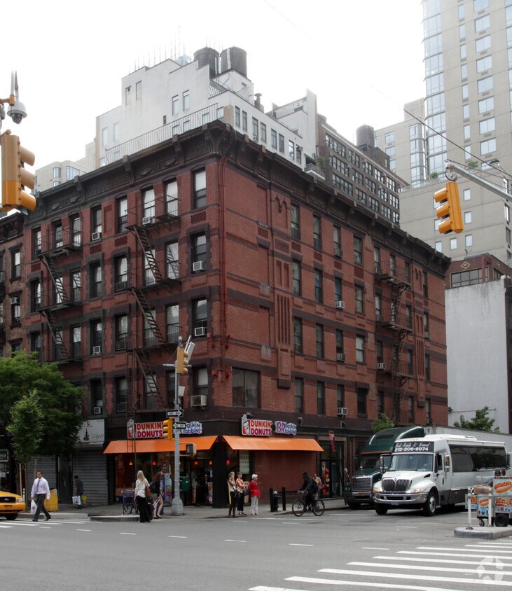 Primary Photo - 484 Ninth Ave
