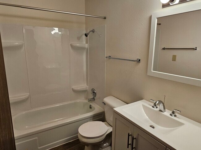 Foto del edificio - 632 2nd Ave E