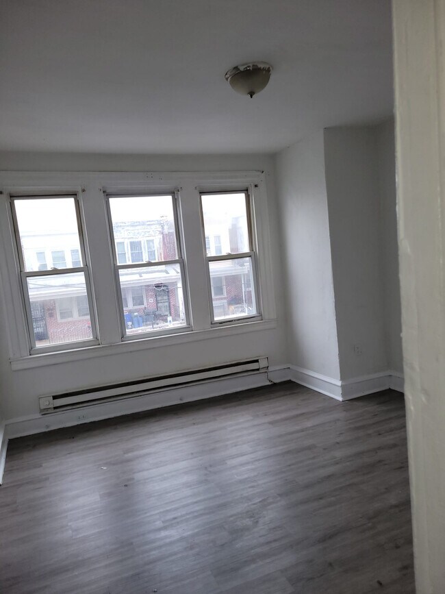 Building Photo - 4942 N 7th St