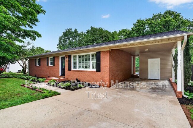 Foto del edificio - 9415 Glen Cross Dr