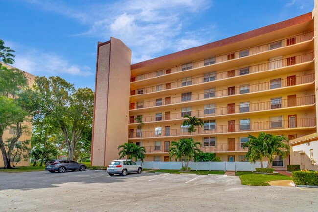 Building Photo - 14623 Bonaire Blvd