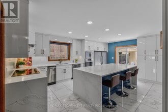Building Photo - 41 Candor Crescent