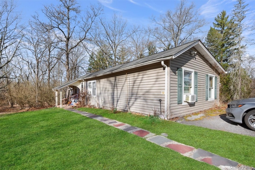 Building Photo - 75 Old Minisink Trail