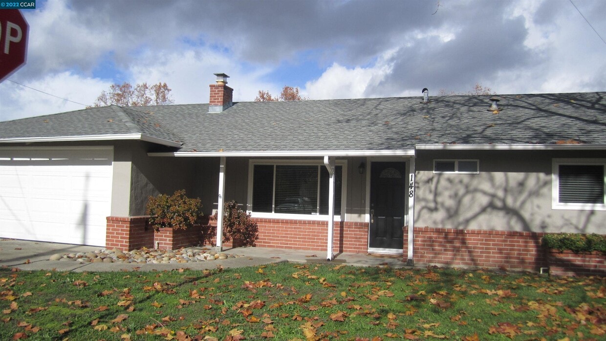 Primary Photo - 148 Cynthia Dr