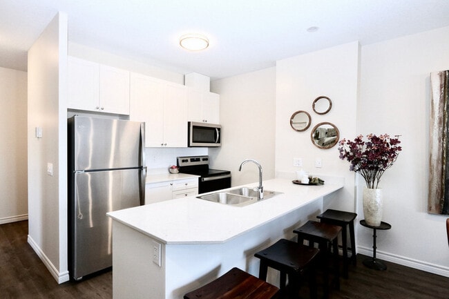 Building Photo - Opus Apartments and Townhomes