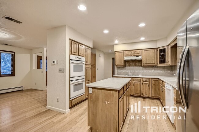Building Photo - 3791 Vivian Ct