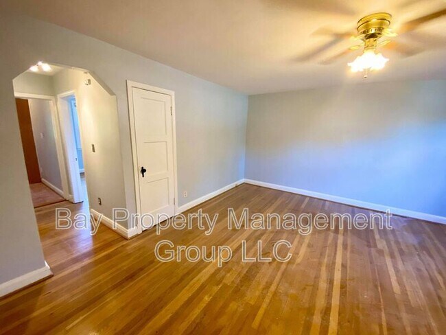 Foto del edificio - 6125 Parkway Dr