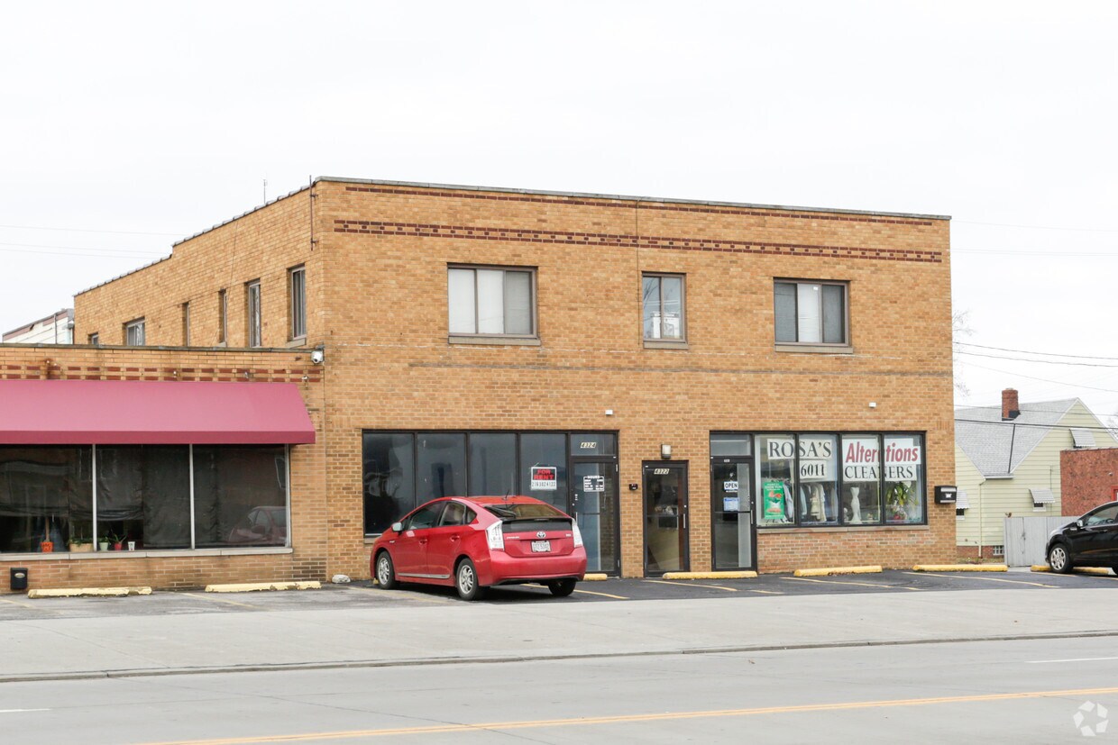 43204322 Ridge Rd, Brooklyn, OH 44144 Apartments in Brooklyn, OH