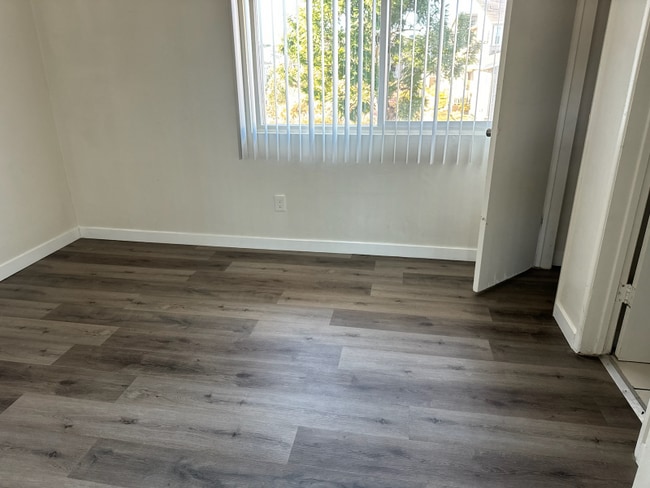 Building Photo - 7002 Linda Vista Rd