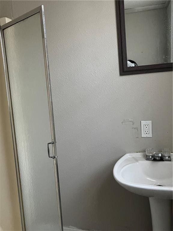 Building Photo - 1700 N Robinson Ave