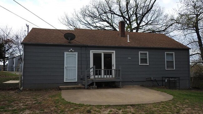 Building Photo - 5610 E 103rd Street