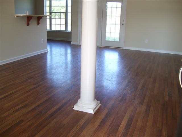 Building Photo - 218 Willow Point Ln