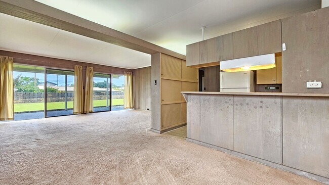 Building Photo - Olomana - Three bedroom, two bathroom sing...