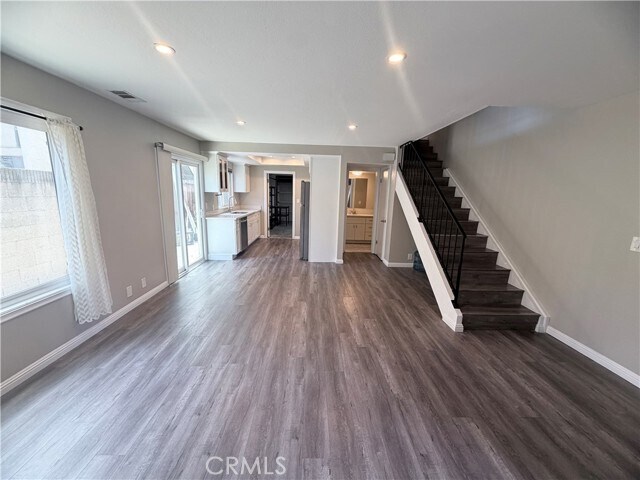 Building Photo - 609 Sartori Ave