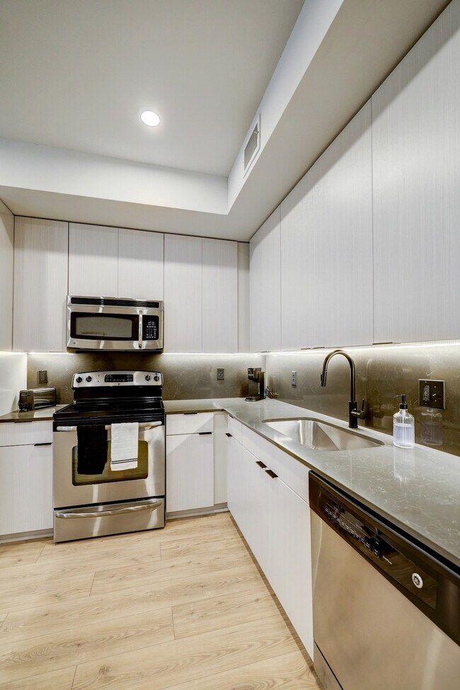 Foto del edificio - 2137 Pelham Dr