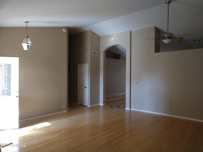 Foto del edificio - 1432 W South Fork Dr