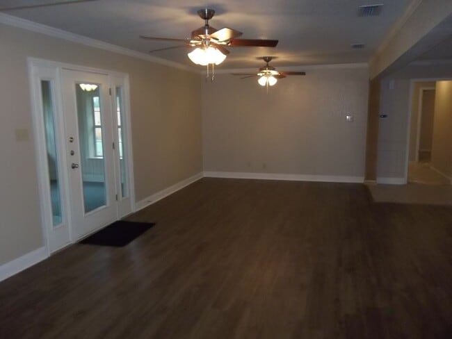 Building Photo - 3 BEDROOM, BELTON ISD