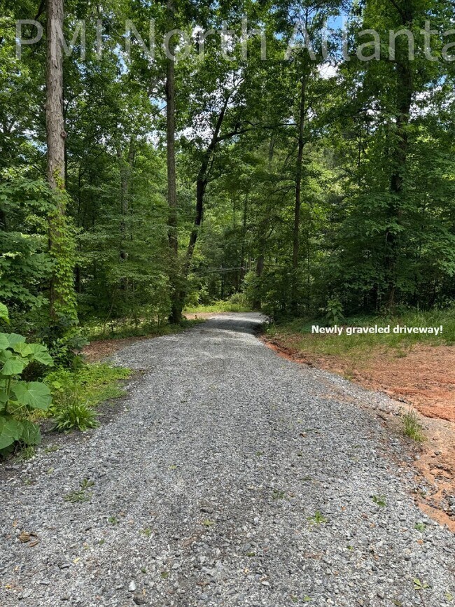Building Photo - NO HOA!!! Pet Friendly!