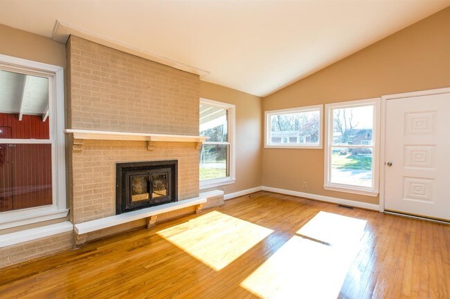 Building Photo - 949 Maywick Dr
