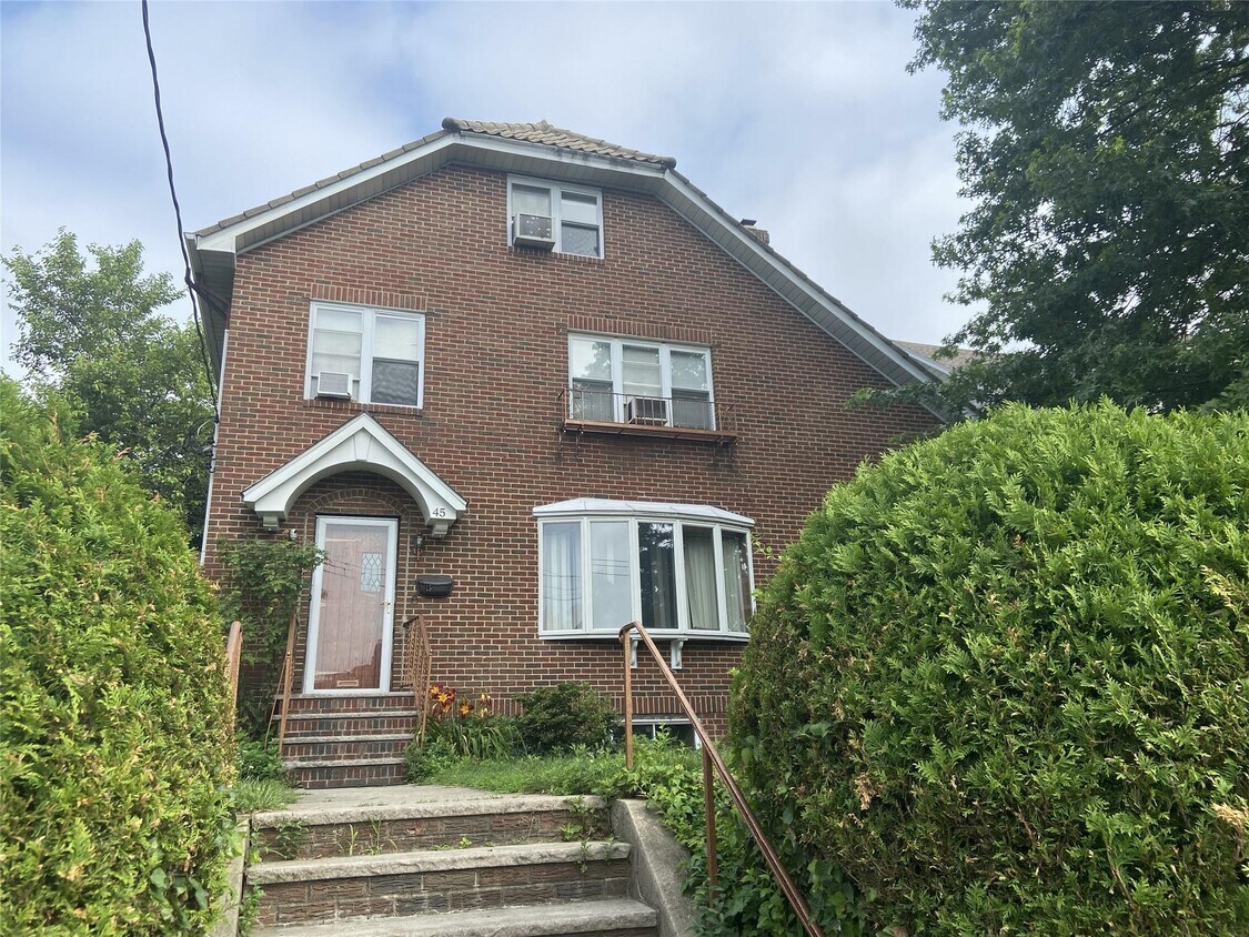 Primary Photo - 45 Davis Ave