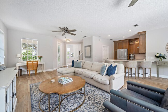 Building Photo - 138 Poinciana Dr
