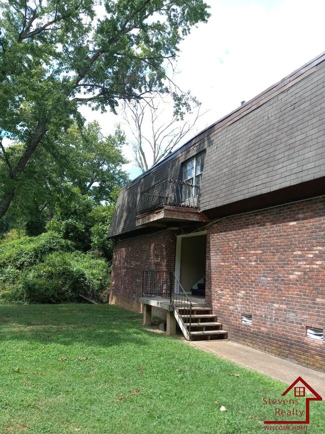 Building Photo - 441 Harding Pl