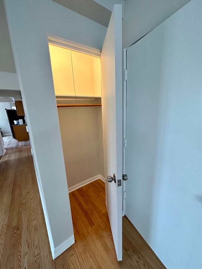 Coat Closet - 5640 N Talman Ave