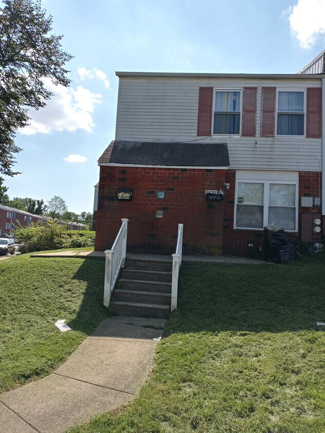 Exterior front - 2832 Saxton Rd