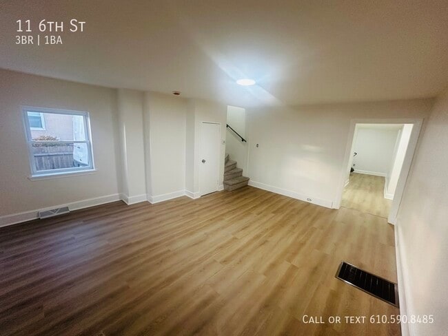 Building Photo - 11 6th St