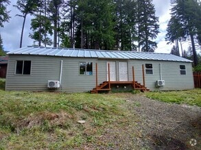 Building Photo - 88869-88879 Alder St