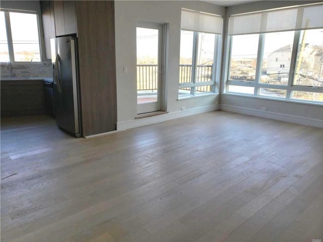 Foto del edificio - 163 Beach 5th St