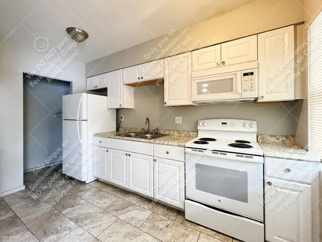 Foto del edificio - 1 br, 1 bath Duplex - 1486 De Leon St