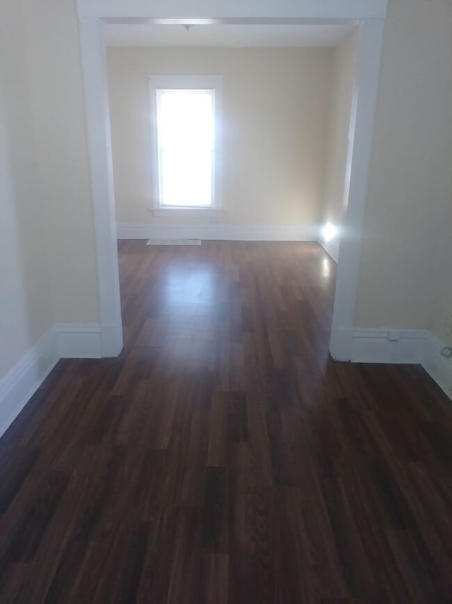 Building Photo - Home Available for Rent