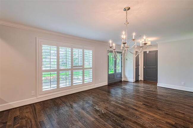 Building Photo - 14115 Carolcrest Cir