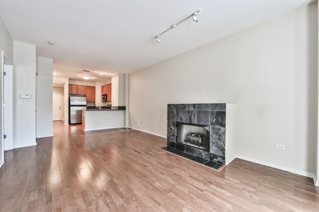 Building Photo - 520 N Halsted St
