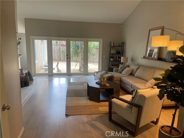 Foto del edificio - 22572 Charwood Cir