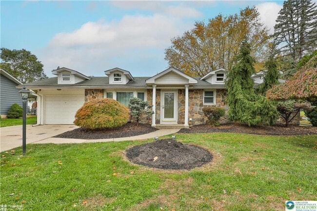 Building Photo - 900 Mine Lane Rd