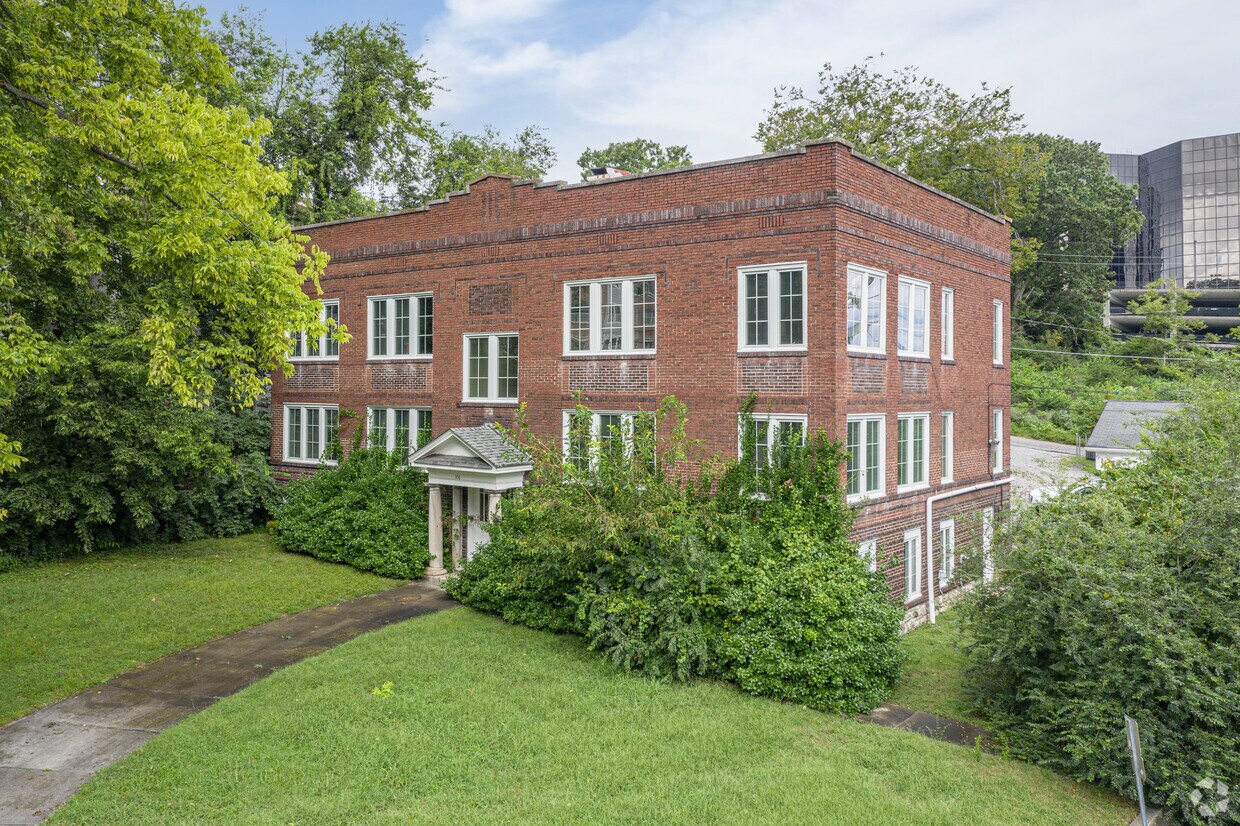 Exterior Building Photo - 106 Acklen Park