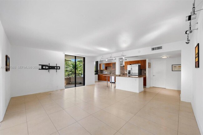 Foto del edificio - 181 Crandon Blvd