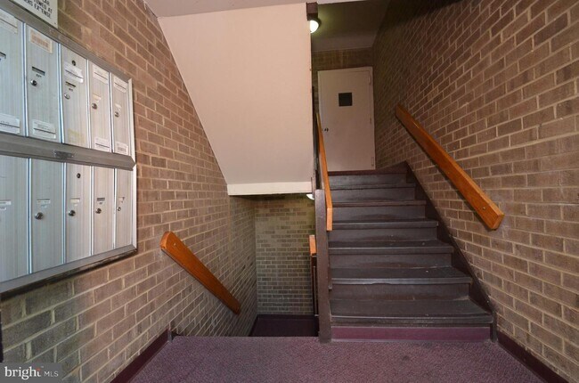 Building Photo - 561 Florida Ave