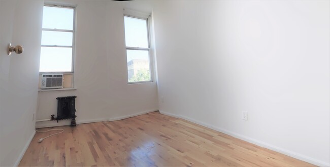 Building Photo - 551 Graham Ave