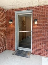 Building Photo - 1000 Melrose Ave