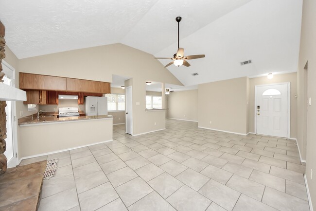 Building Photo - 14718 Windfern Forest Dr